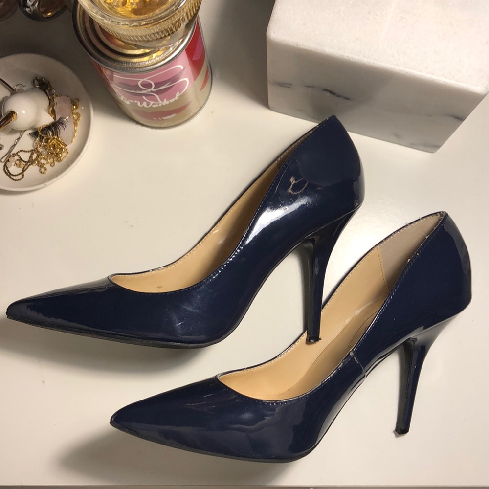 {Guess} blue patent pumps